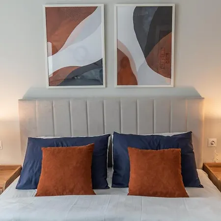 Modern Urban Apt- Relaxation In The Hustle *